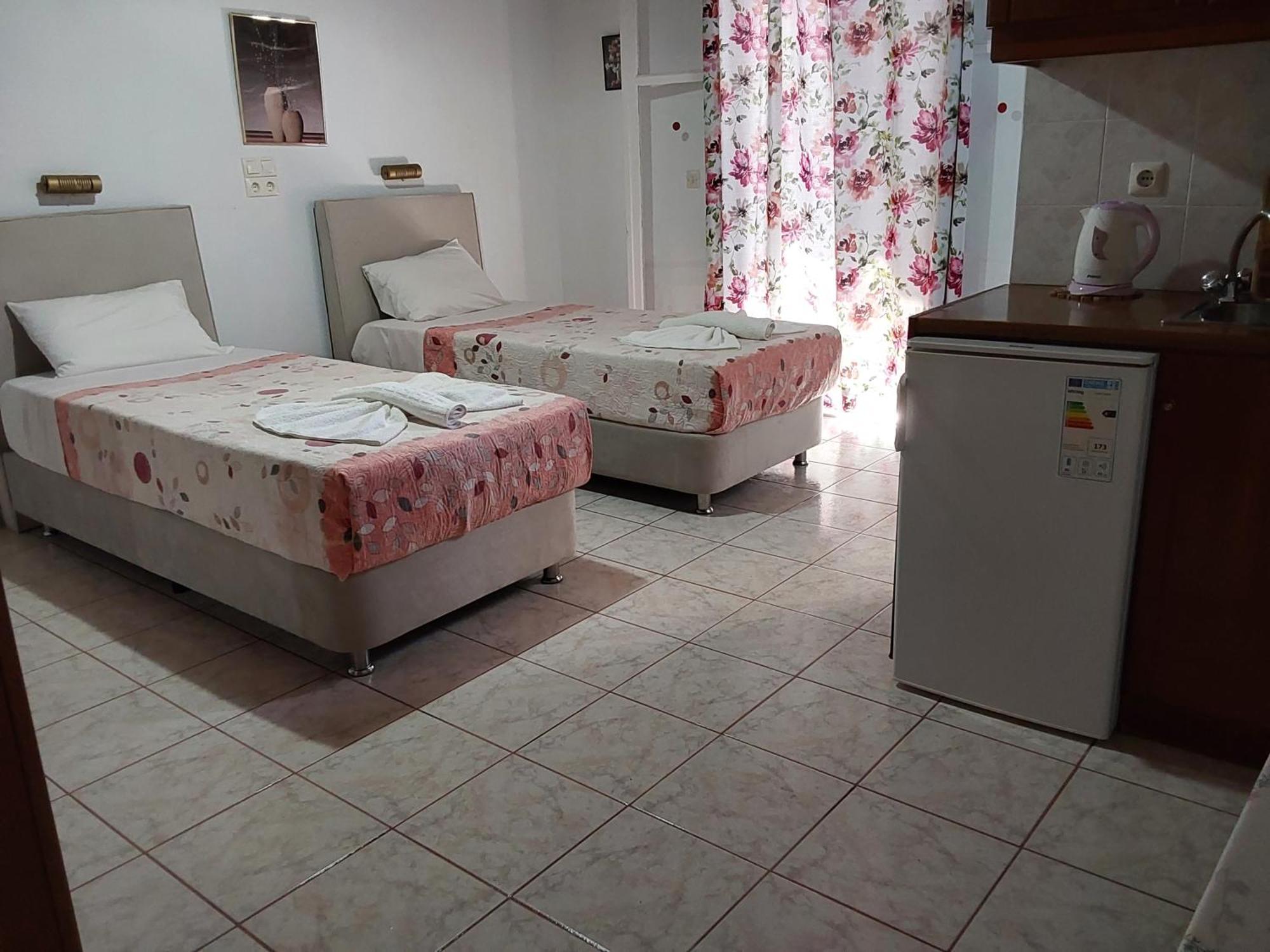 Amadeus Hawaii Apartments & Studios Sidari  Phòng bức ảnh